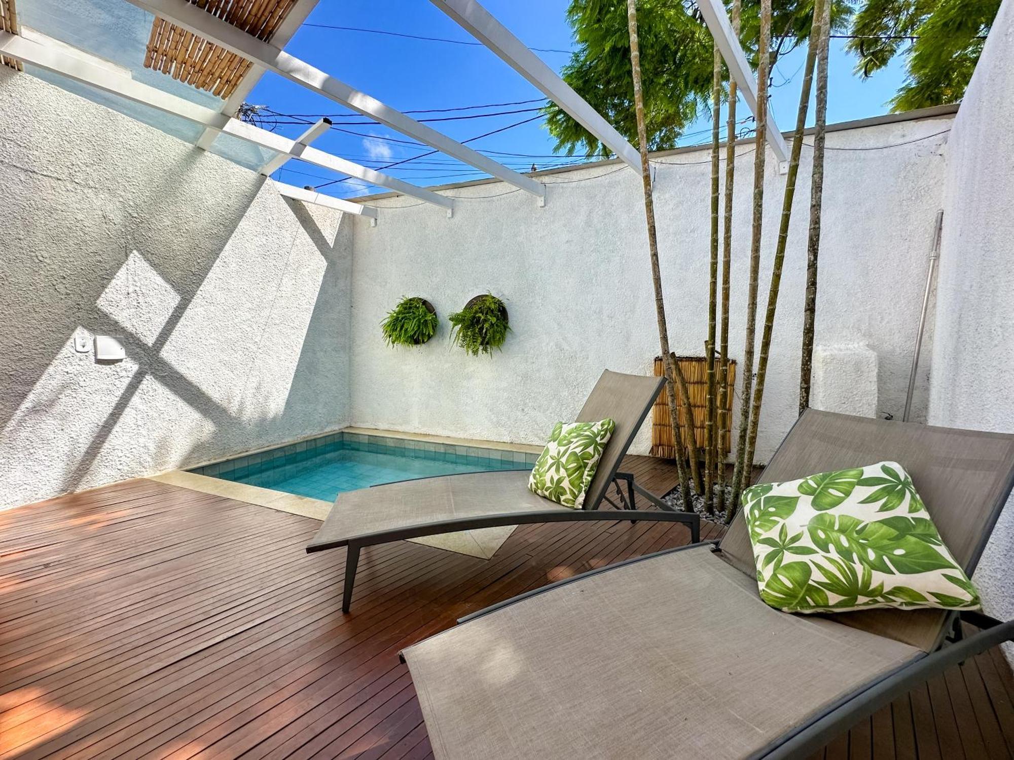 Passagem Concept Hotel e Spa Cabo Frio Buitenkant foto A rooftop pool in Mexico City